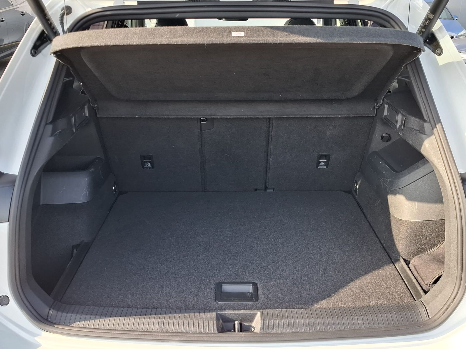 Volkswagen Tiguan 2.0 TDI 4M R-Line PANO*H&K*AHK*MATRIX*20" foto 14