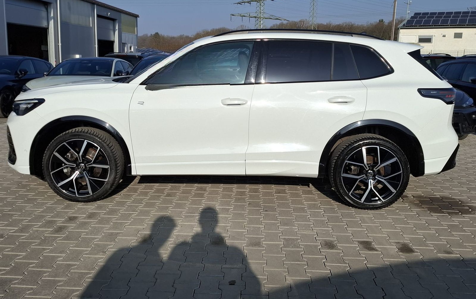 Volkswagen Tiguan 2.0 TDI 4M R-Line PANO*H&K*AHK*MATRIX*20" foto 6