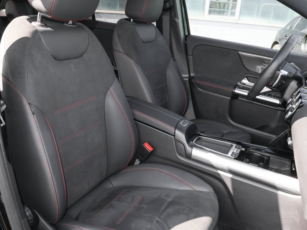 Mercedes-Benz GLA 200 AMG-Sport/MLB/360/Pano/Night/AHK/Keyl/19 foto 5