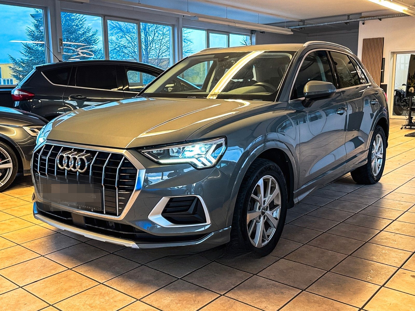 Audi Q3 40 2,0 TFSI quattro advanced/Automati/Virtual foto 14