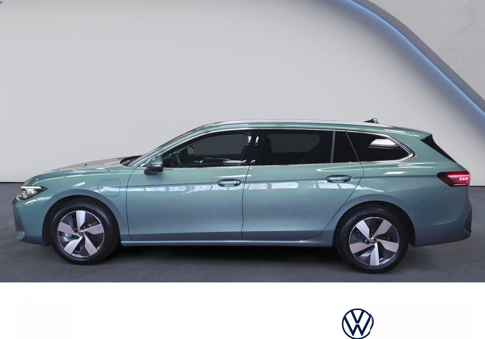 Volkswagen Passat Variant  Business 1.5 eHybrid  DSG MATRIX foto 3