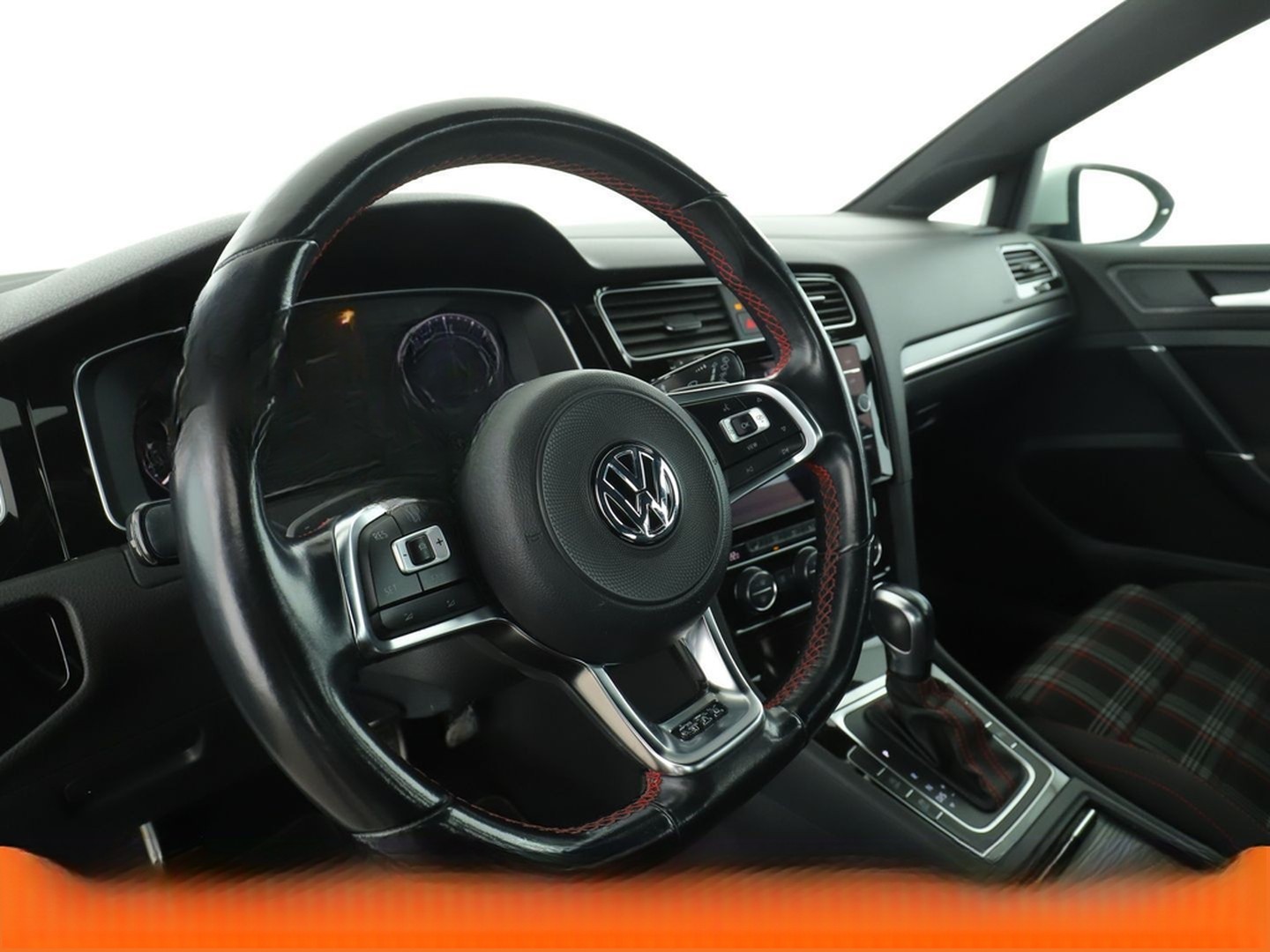Volkswagen Golf VII 2.0 TSI GTI Performance BMT Aut.*NAVI* foto 11