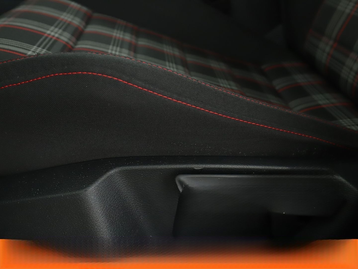 Volkswagen Golf VII 2.0 TSI GTI Performance BMT Aut.*NAVI* foto 26