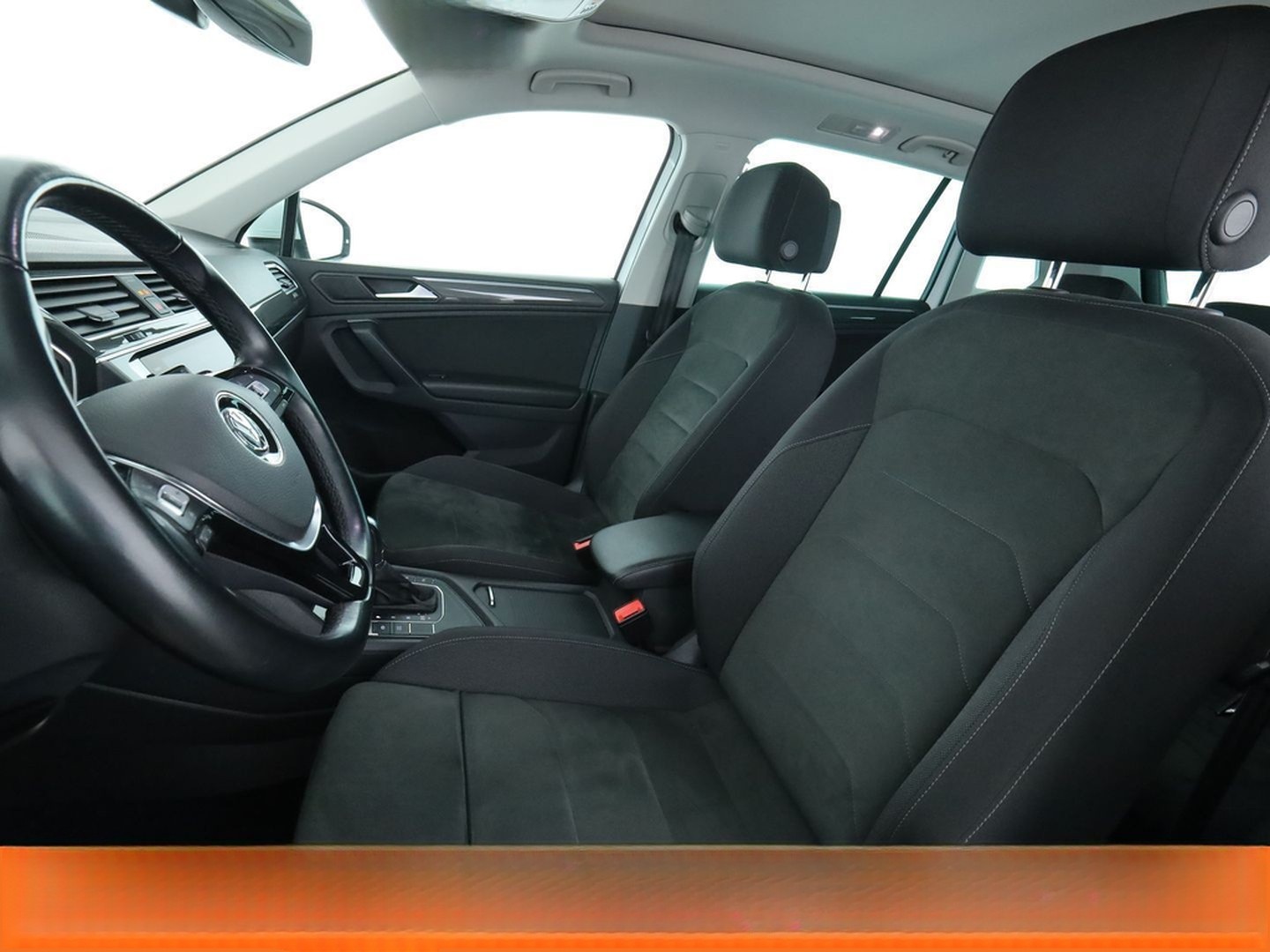 Volkswagen Tiguan 1.5 TSI ACT Highline BlueMotion Aut.*LED* foto 10