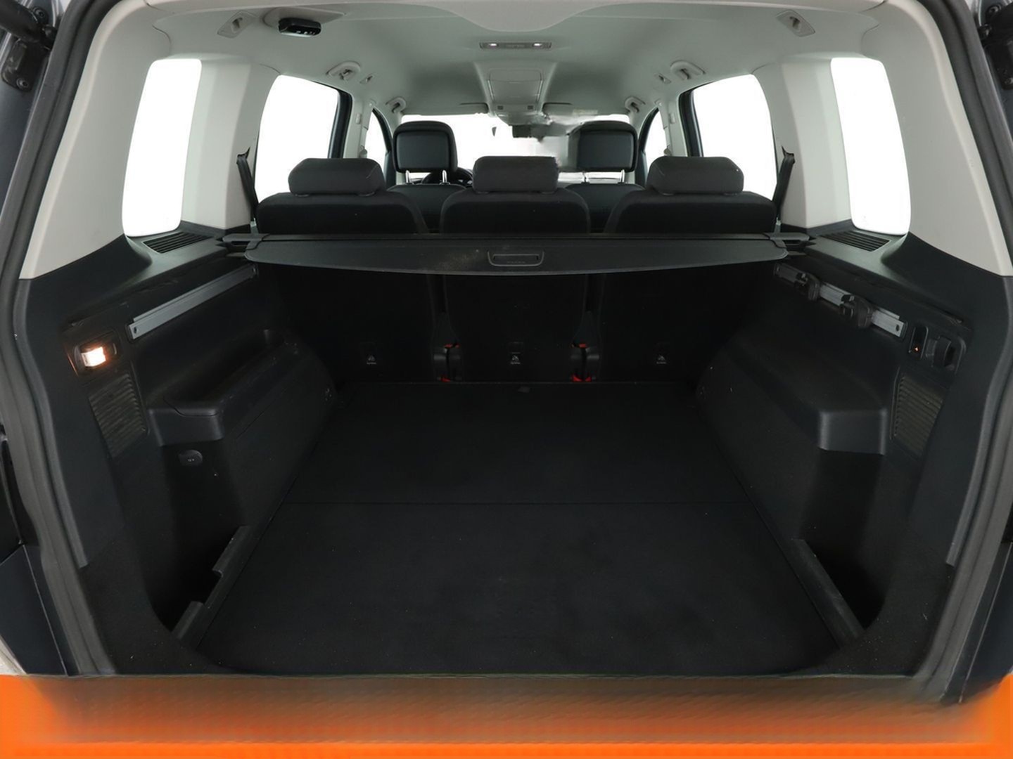 Volkswagen Touran 2.0 TDI Highline BlueMotion Aut.*NAVI*CAM foto 18