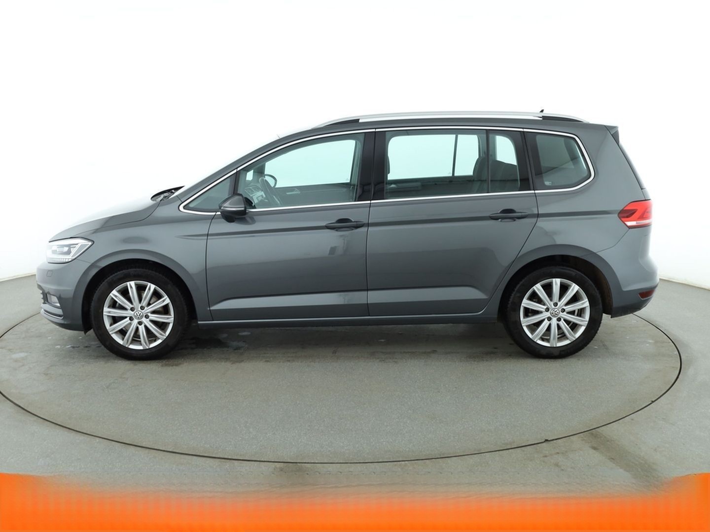 Volkswagen Touran 2.0 TDI Highline BlueMotion Aut.*NAVI*CAM foto 3