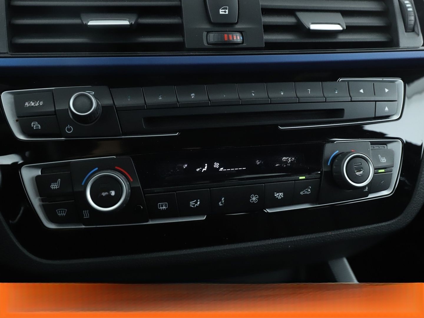 BMW M140i xDrive Special Edition Aut.*NAVI*LED*H&K* foto 23