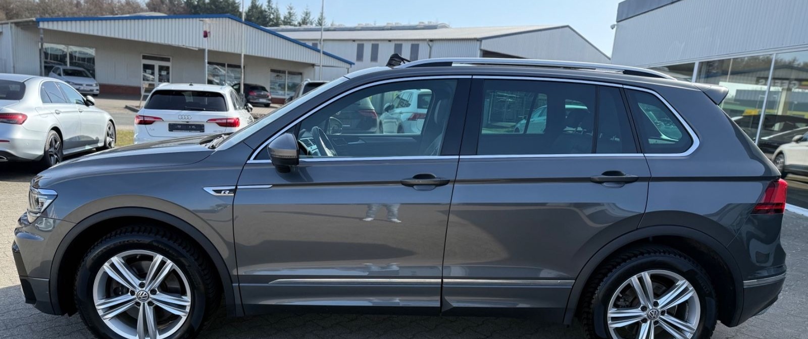 Volkswagen Tiguan R Line 4Motion Pano/360°/HUD/AHK/ACC/SHZ foto 8