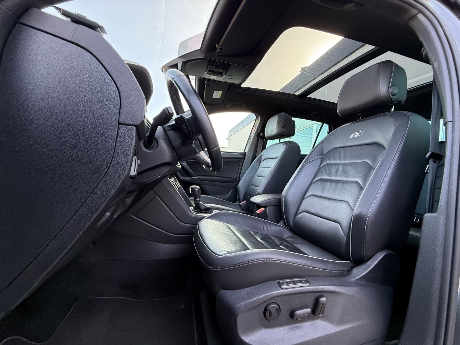 Volkswagen Tiguan R Line 4Motion Pano/360°/HUD/AHK/ACC/SHZ foto 9