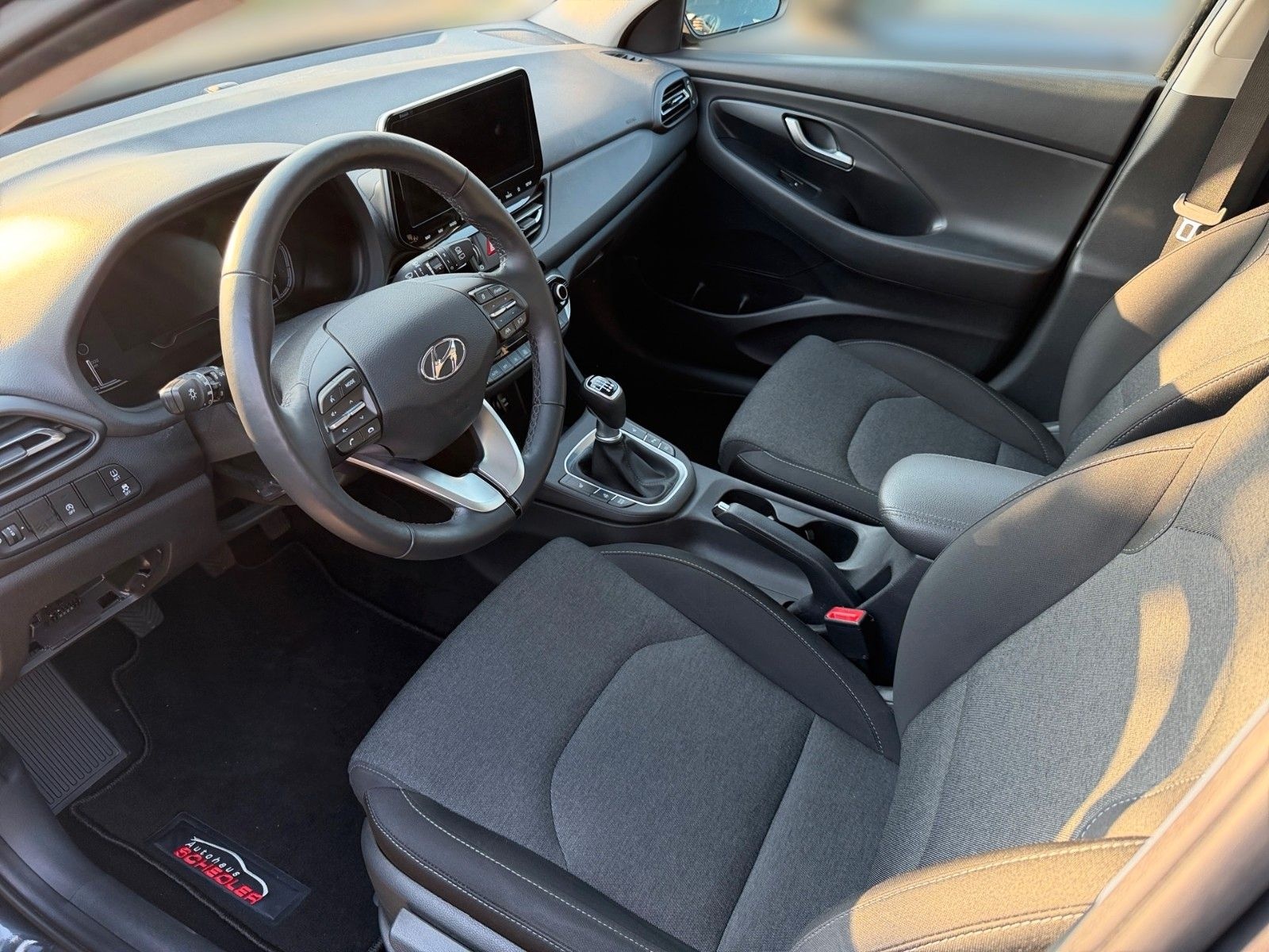 Hyundai i30 Edition 30+ 1.5 T-GDi 48V 160PS+NAVI+PDC+KAM foto 10