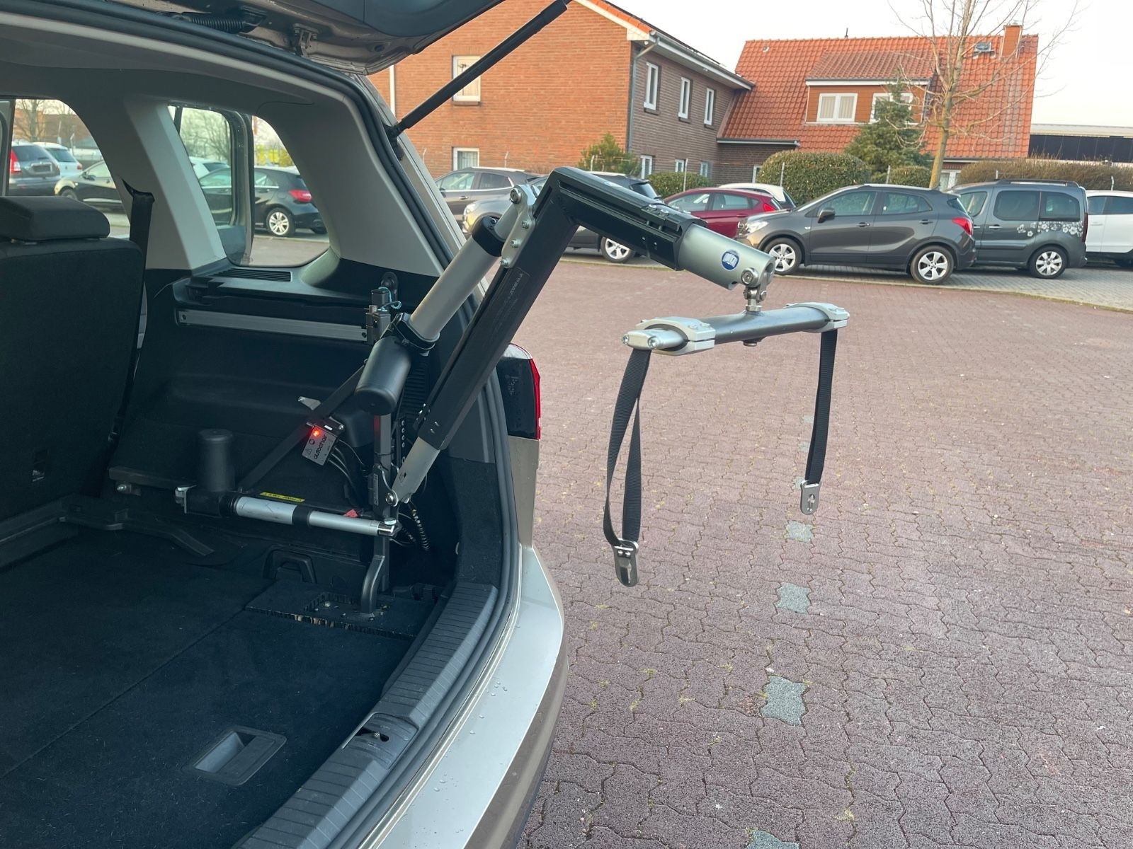 Volkswagen Touran Rollstuhllift Comfortline foto 27