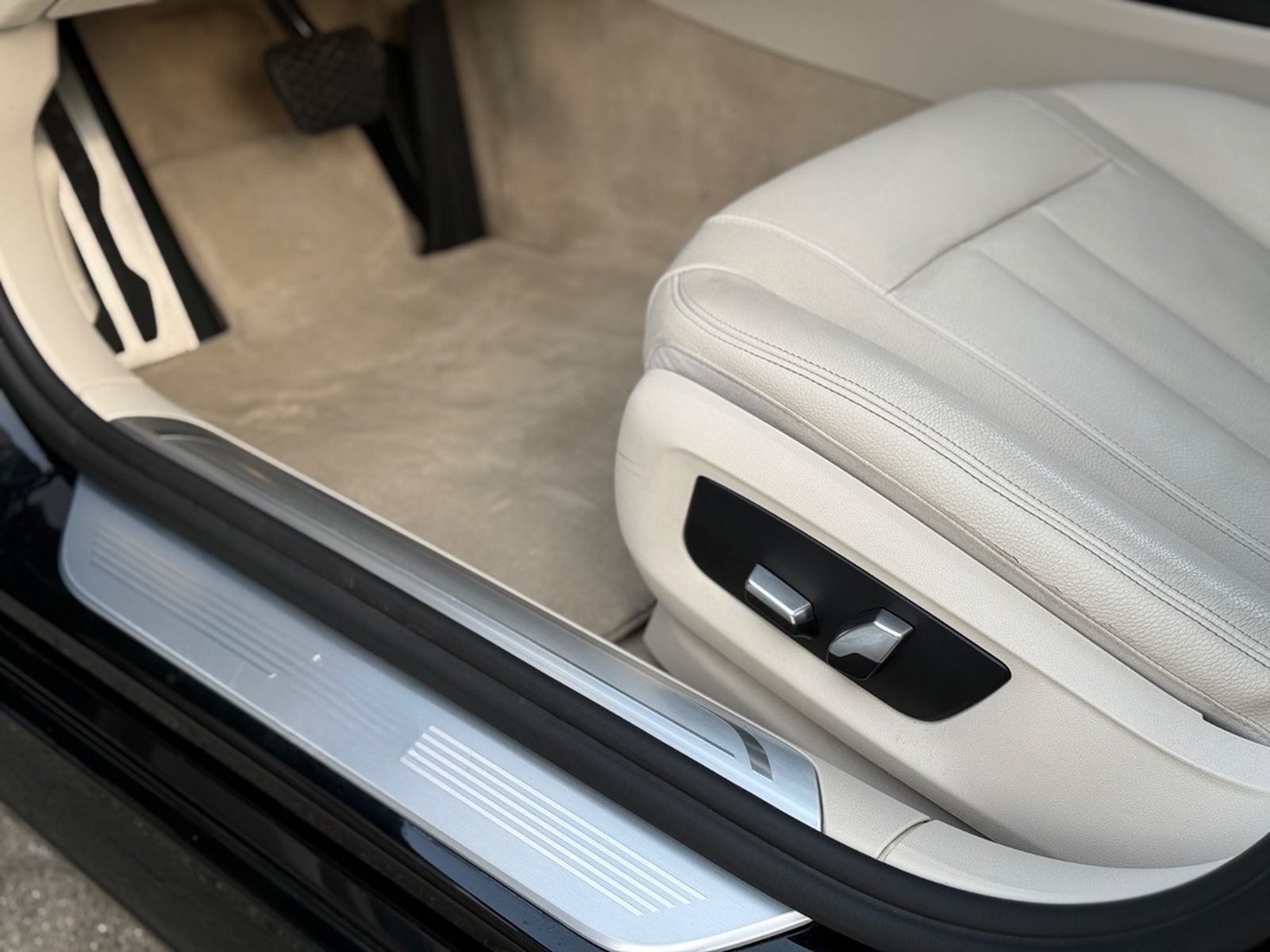 BMW 740 d xDrive M-Paket H&K/HUD/360°/SD/ACC/Massage foto 22