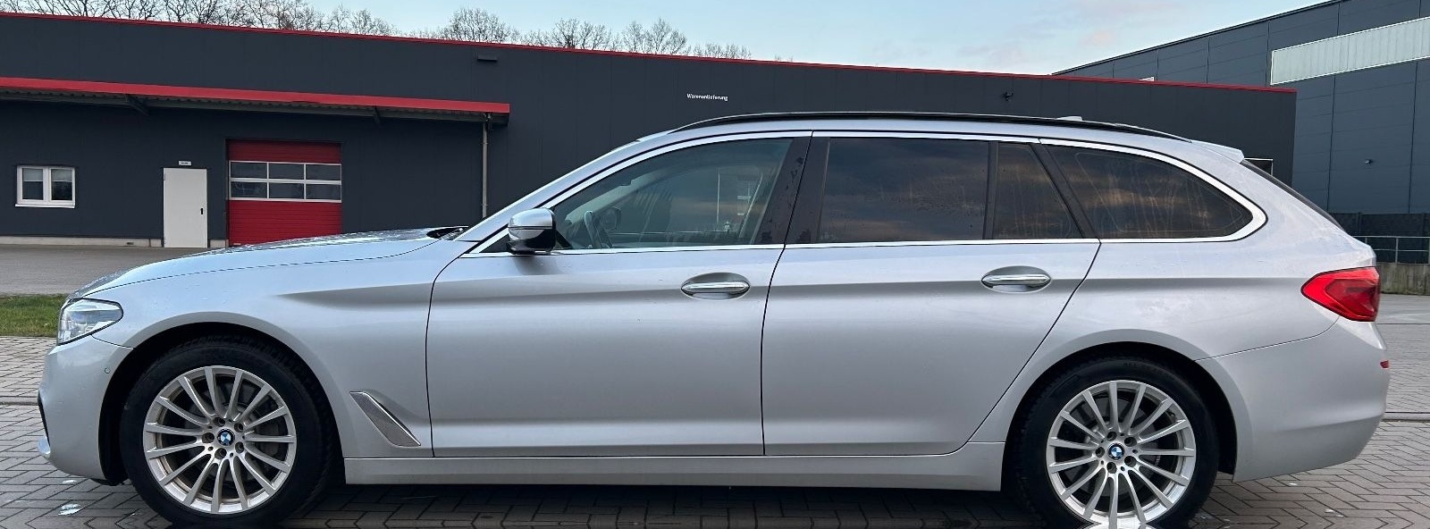 BMW 530d xDrive TÜV NEU / SHZ / Tempomat / PDC  foto 2