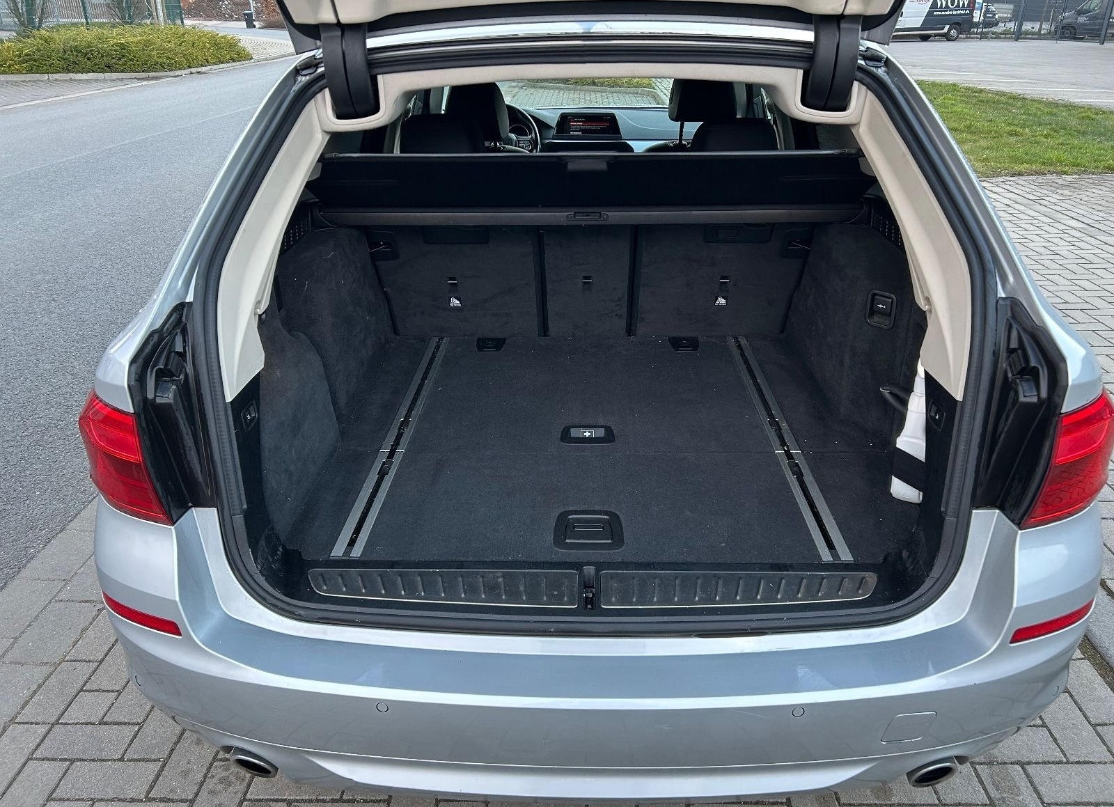 BMW 530d xDrive TÜV NEU / SHZ / Tempomat / PDC  foto 5