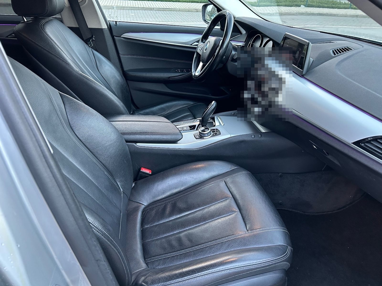 BMW 530d xDrive TÜV NEU / SHZ / Tempomat / PDC  foto 8