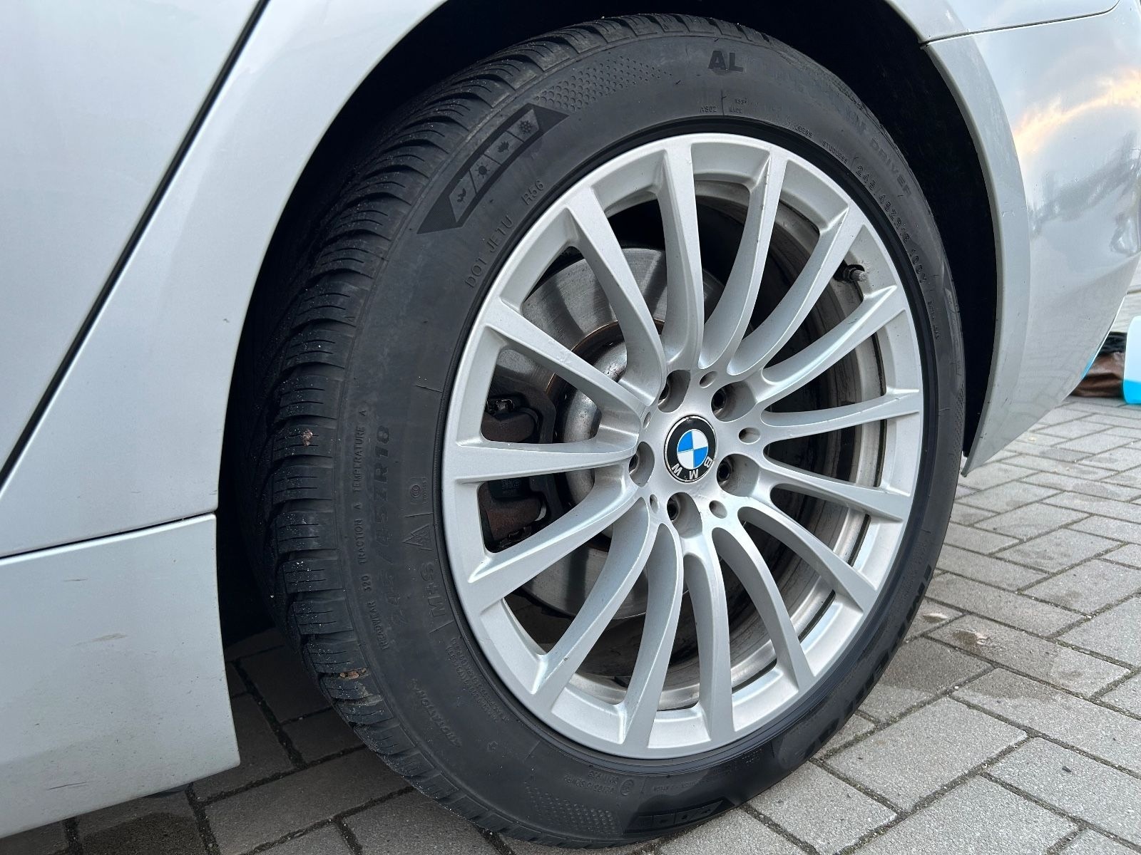 BMW 530d xDrive TÜV NEU / SHZ / Tempomat / PDC  foto 9