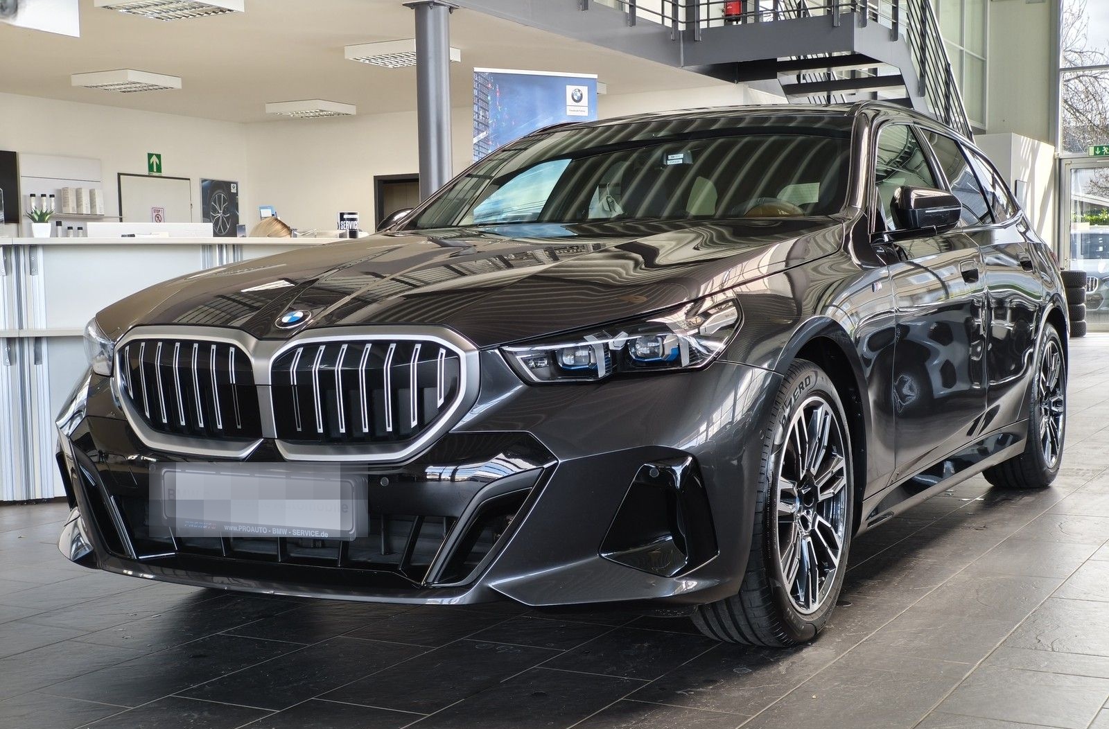 BMW 520i M Sport Tou HK/Dr.Assist+/RFK/ACC foto 3