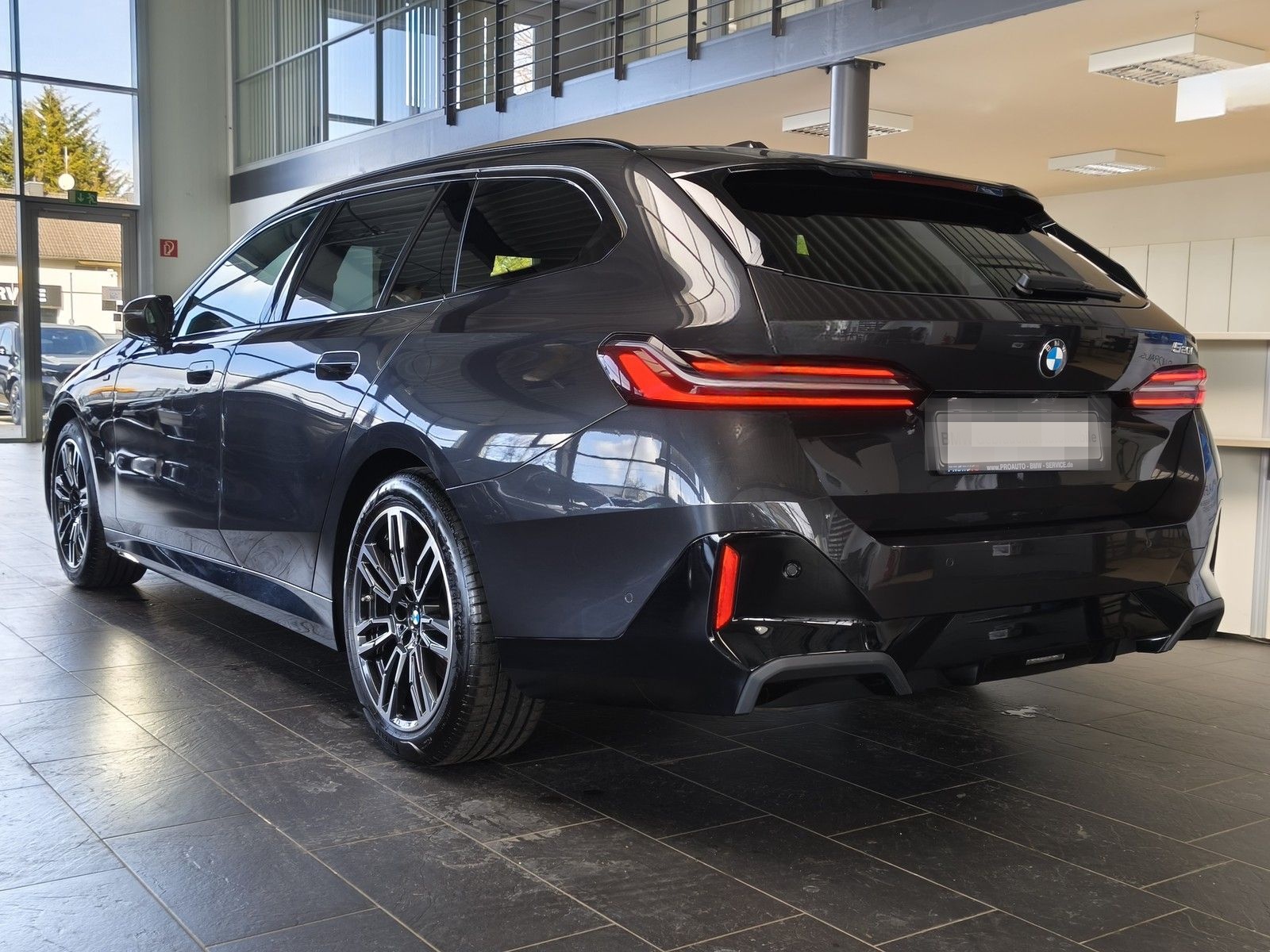BMW 520i M Sport Tou HK/Dr.Assist+/RFK/ACC foto 4
