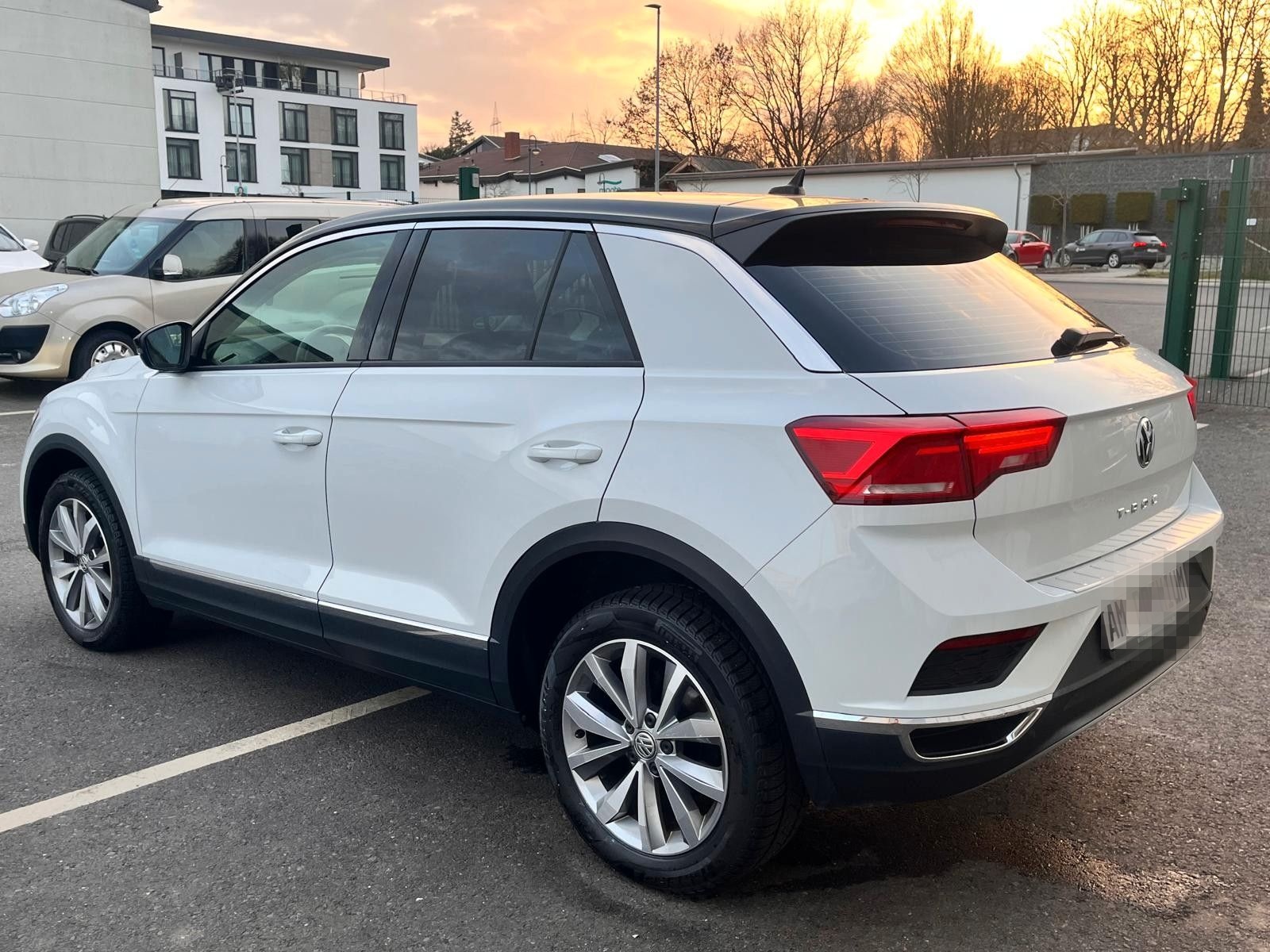 Volkswagen T-Roc Style*LED*KAMERA*PAS foto 4