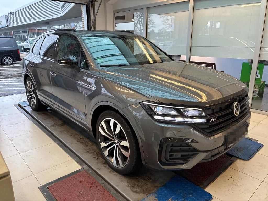 Volkswagen Touareg 3.0 TDI V6 4M R-LINE BLACK +AHK +PANO +I foto 3