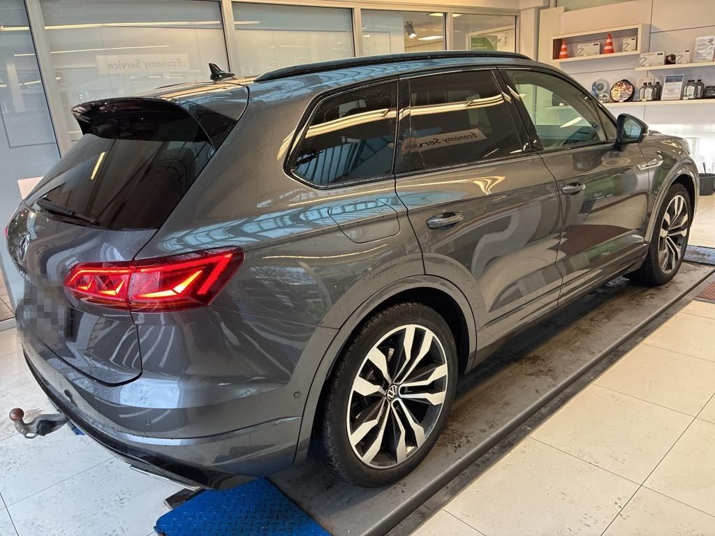 Volkswagen Touareg 3.0 TDI V6 4M R-LINE BLACK +AHK +PANO +I foto 5
