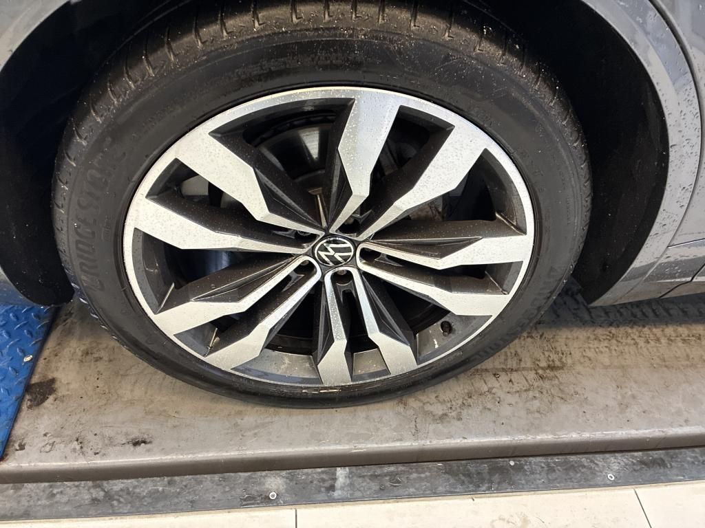 Volkswagen Touareg 3.0 TDI V6 4M R-LINE BLACK +AHK +PANO +I foto 6