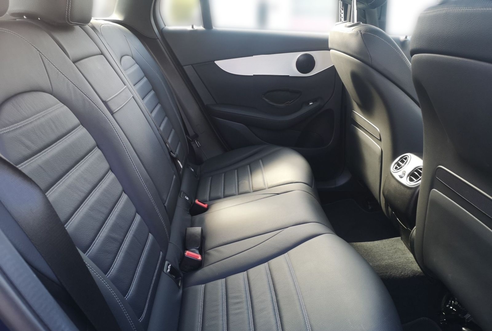 Mercedes-Benz GLC 300 de 4M DISTR.+Sitzklima+AHK+360°Kam+LED+ foto 12