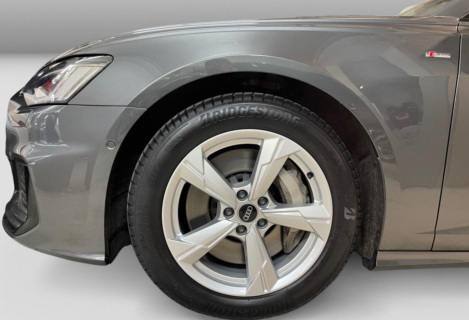 Audi A6 Avant 50TFSIe quattro S-trc S-line Matrix AHK foto 5