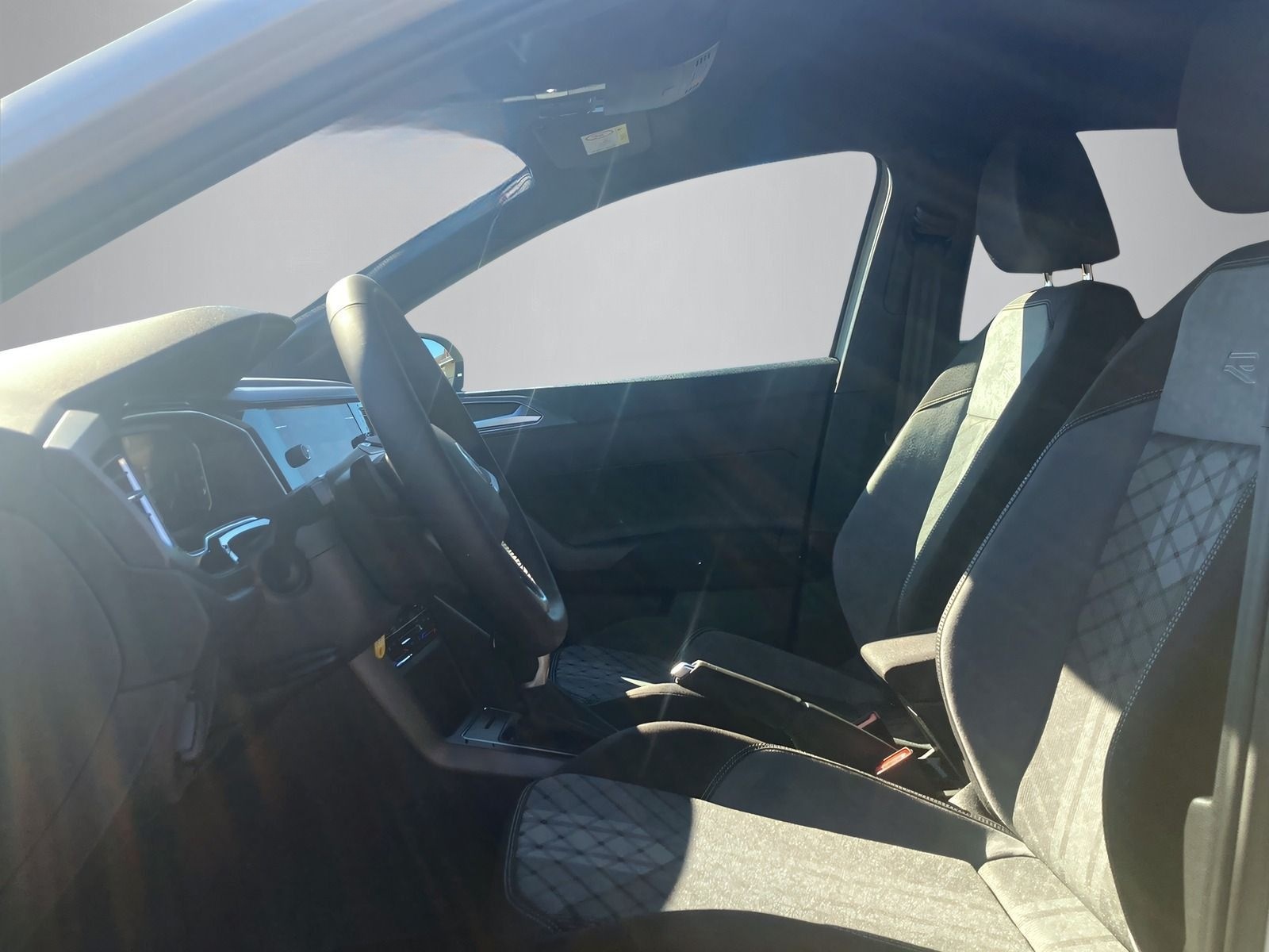 Volkswagen Taigo R-Line 1,0 l TSI OPF KAMERA+LED+ACC+LKA+TS foto 10
