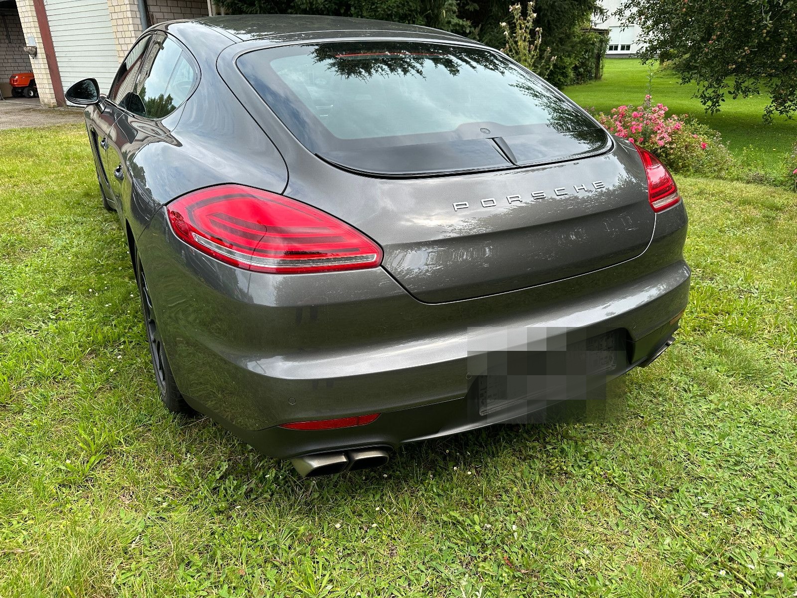 Porsche Panamera Turbo foto 4