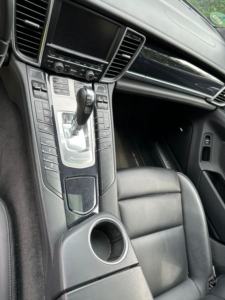 Porsche Panamera Turbo foto 9