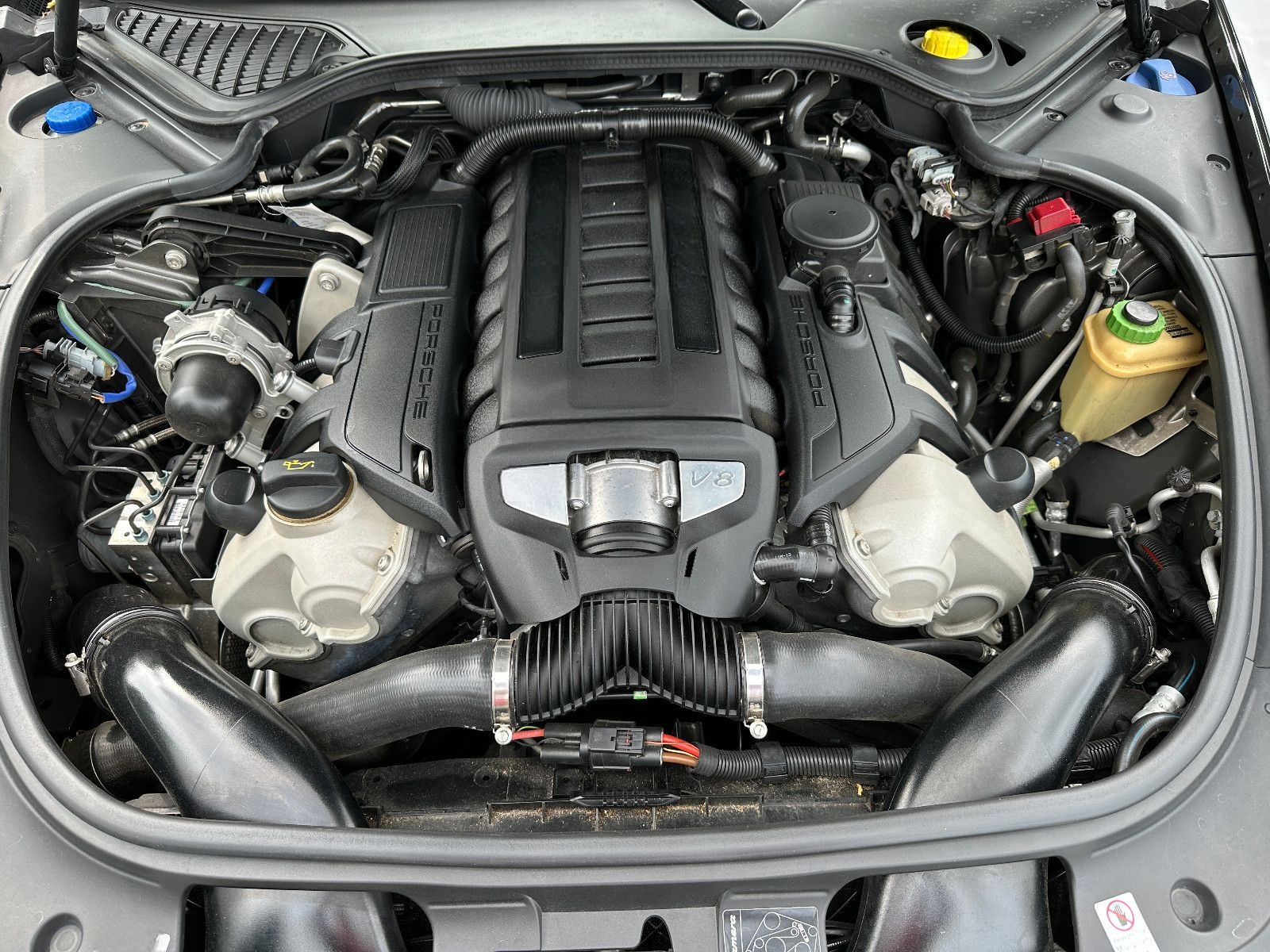 Porsche Panamera Turbo foto 10