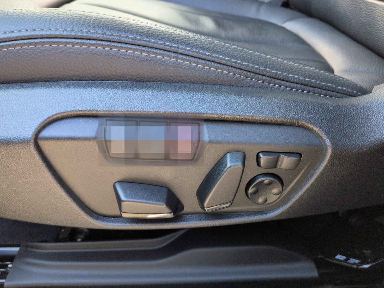 BMW X1 xD 25e SPORT Nav+ AdLED DA+ Pano HUD Kam 18" foto 14