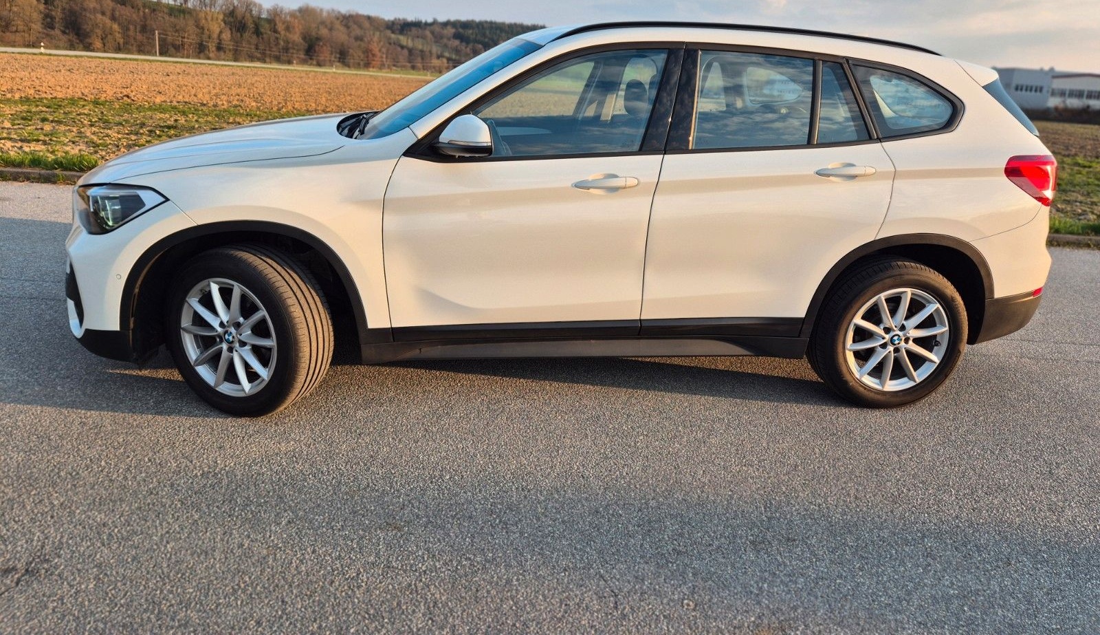 BMW X1 sDrive 18d*Automatik*Navi*LED*AHK*DAB* foto 2