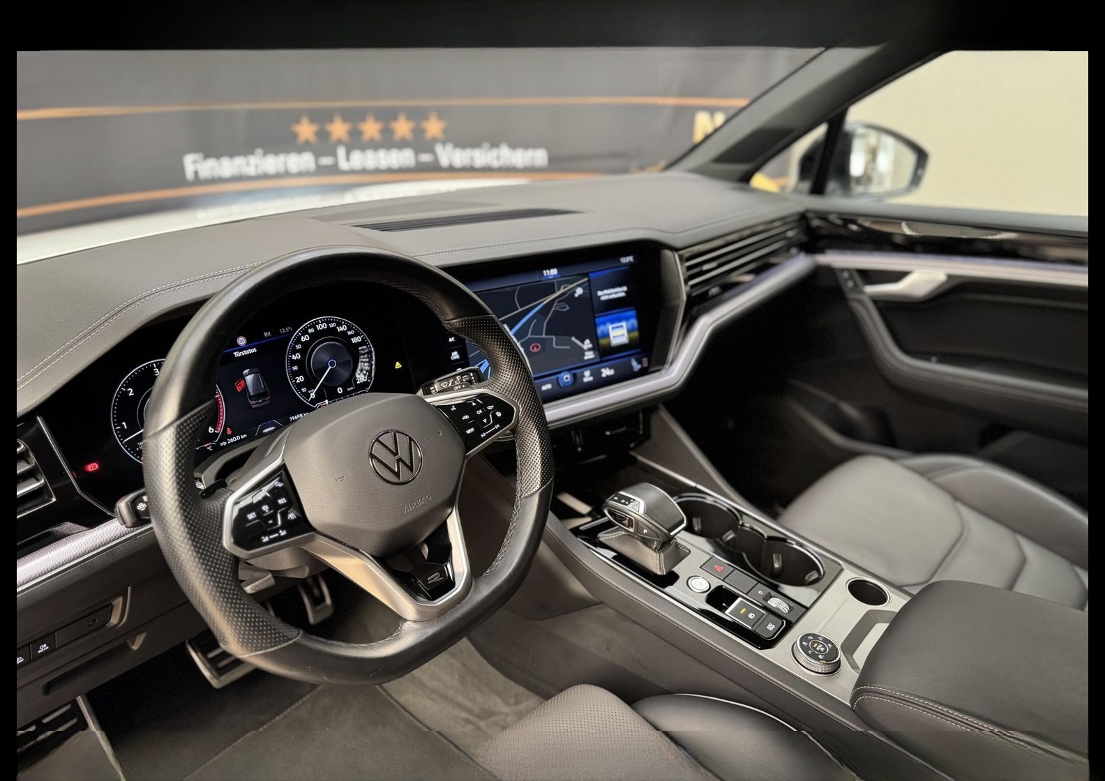 Volkswagen Touareg  3.0 TDI R-Line Black Style AHK/Matrix foto 13