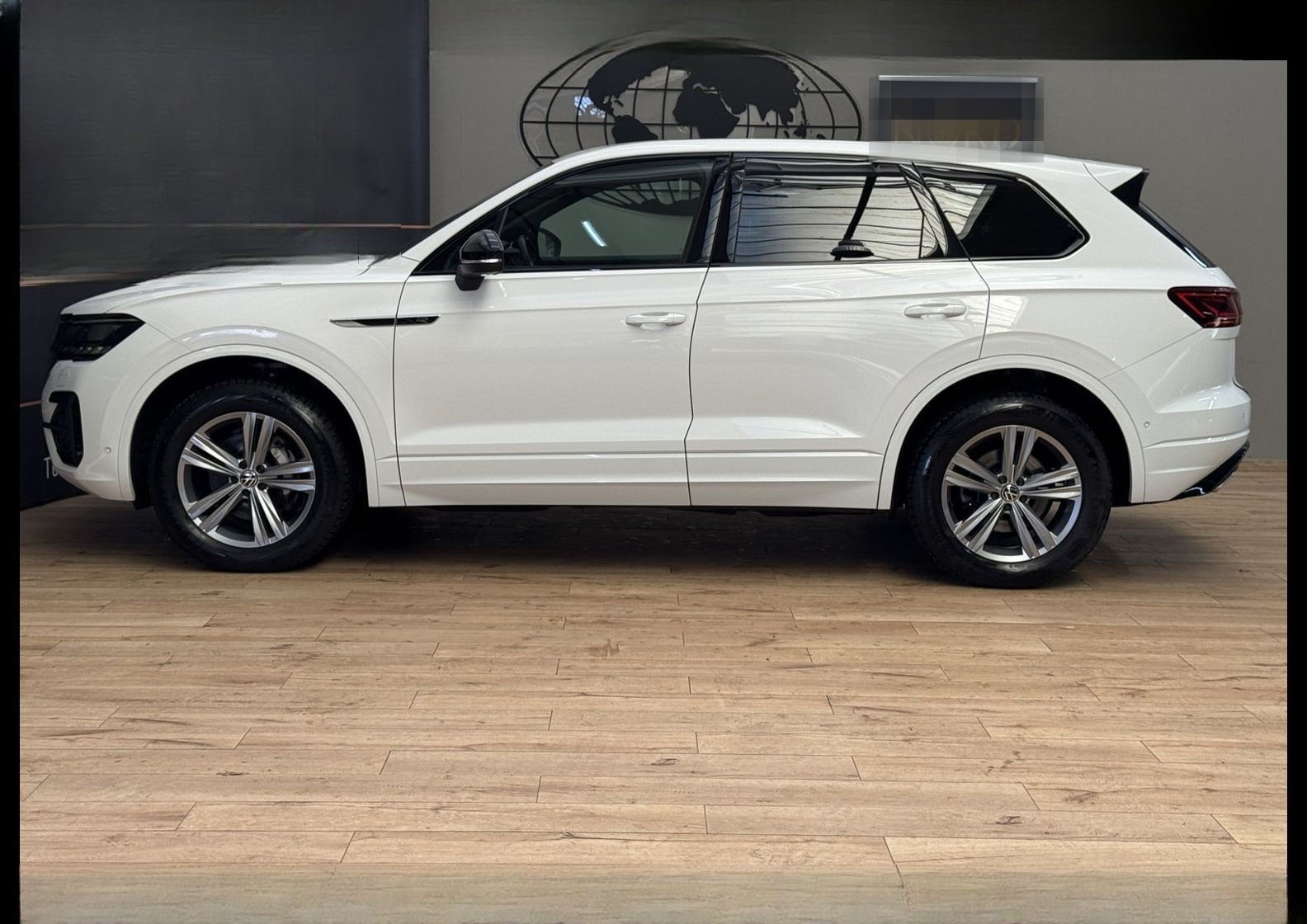 Volkswagen Touareg  3.0 TDI R-Line Black Style AHK/Matrix foto 6
