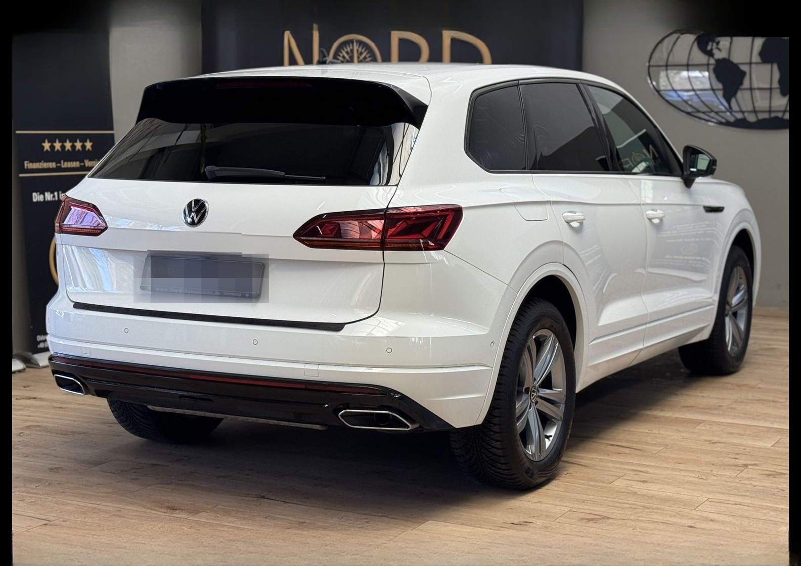 Volkswagen Touareg  3.0 TDI R-Line Black Style AHK/Matrix foto 9