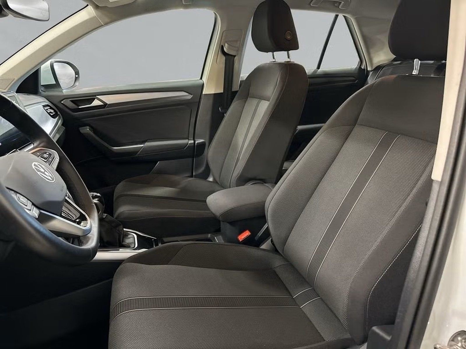 Volkswagen T-Roc 1.0 TSI Life *PDC*APPLE-CARPLAY* foto 9
