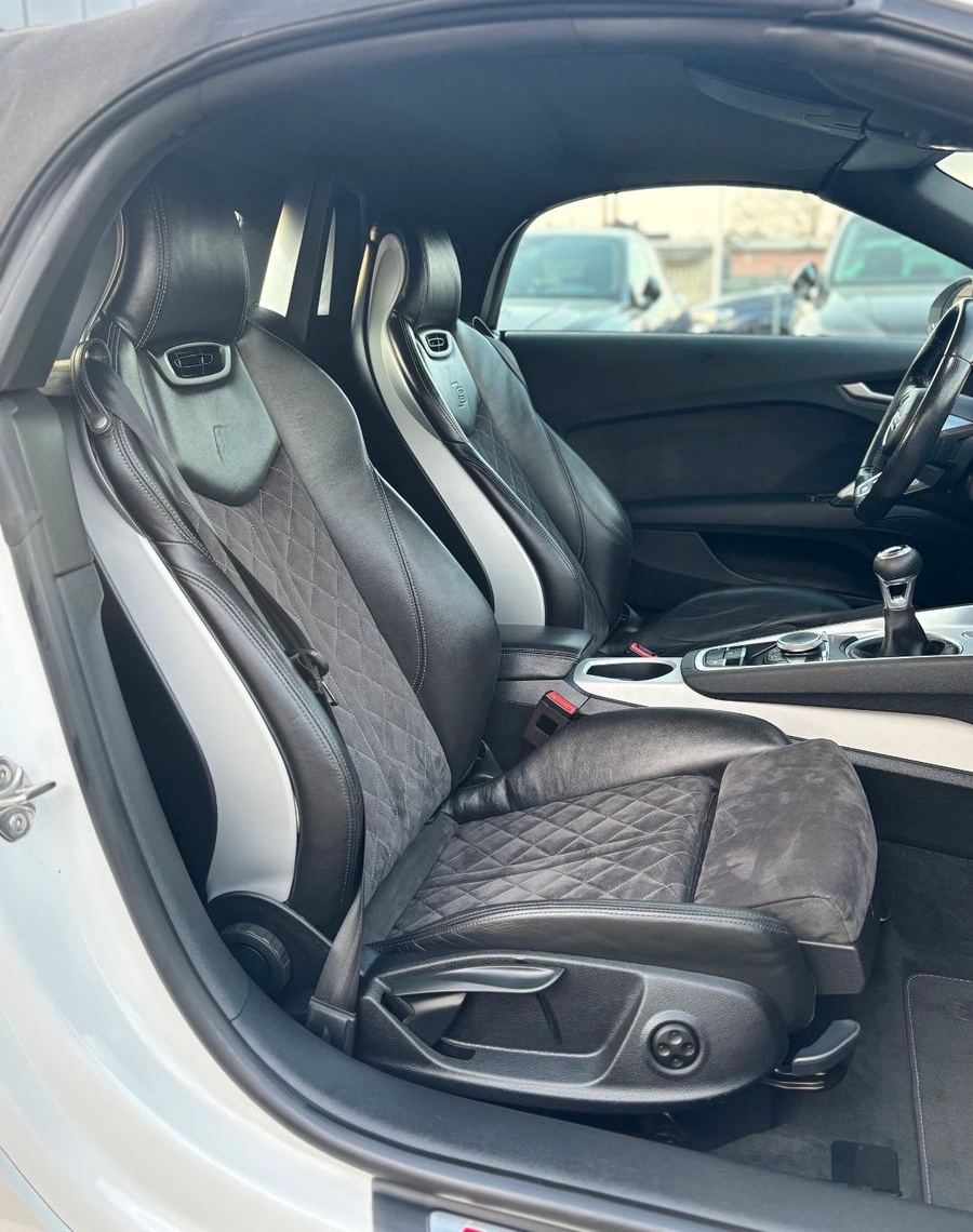 Audi TT Roadster 2.0 TDI 184PS S-line Navi PDC foto 20