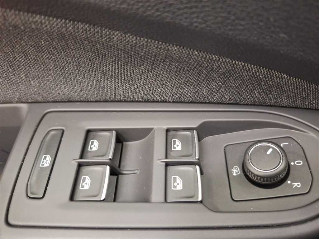 Volkswagen Golf Variant Life 2.0 TDI Navi AHK foto 16