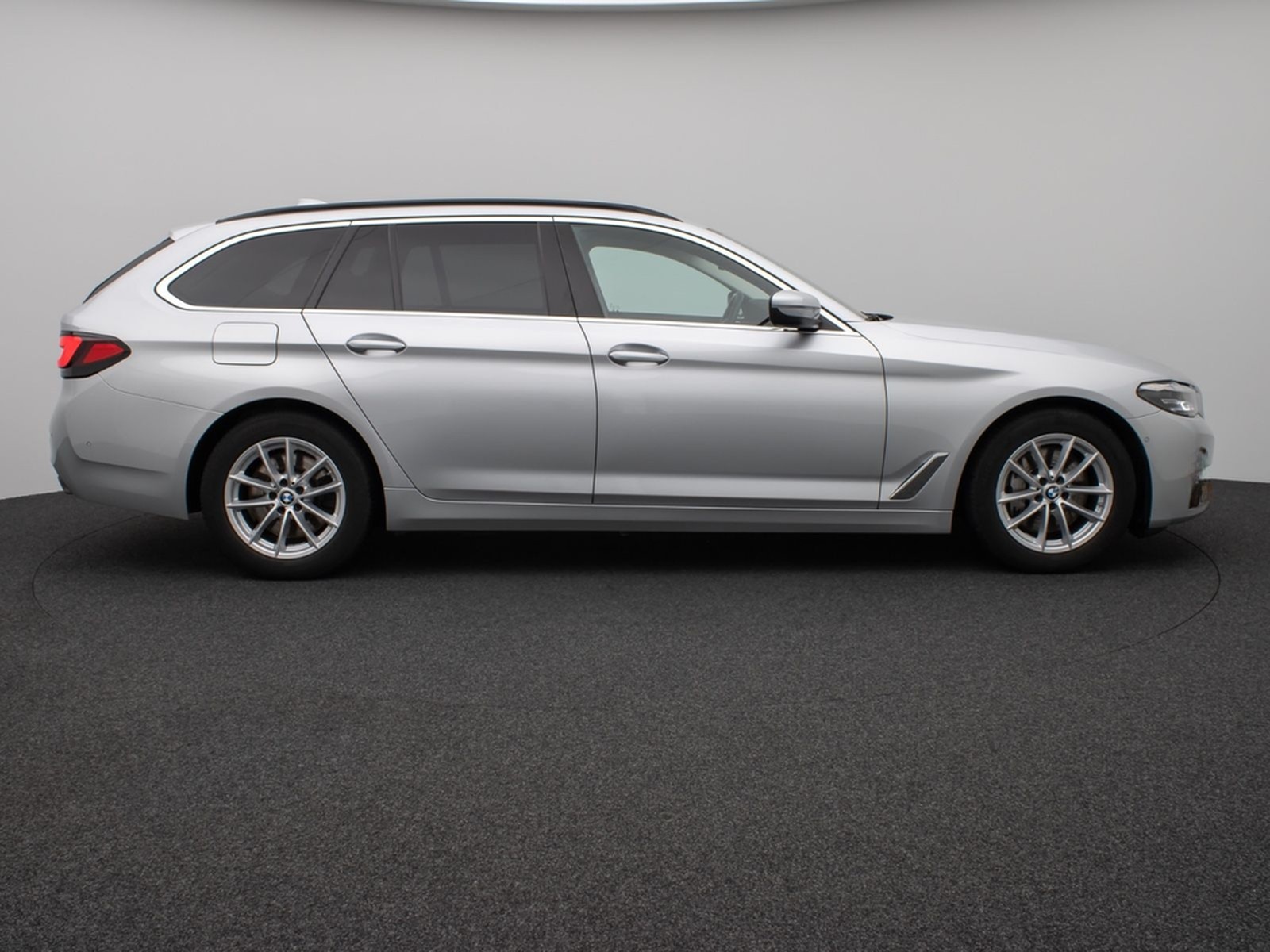 BMW 530d Tour HUD ACC Kamera DAB  Komfortzugang foto 5