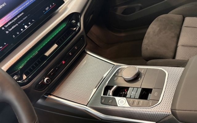 BMW 320 d x M-Sport SR19'' Pano AHK Hifi SportAut/Le foto 13