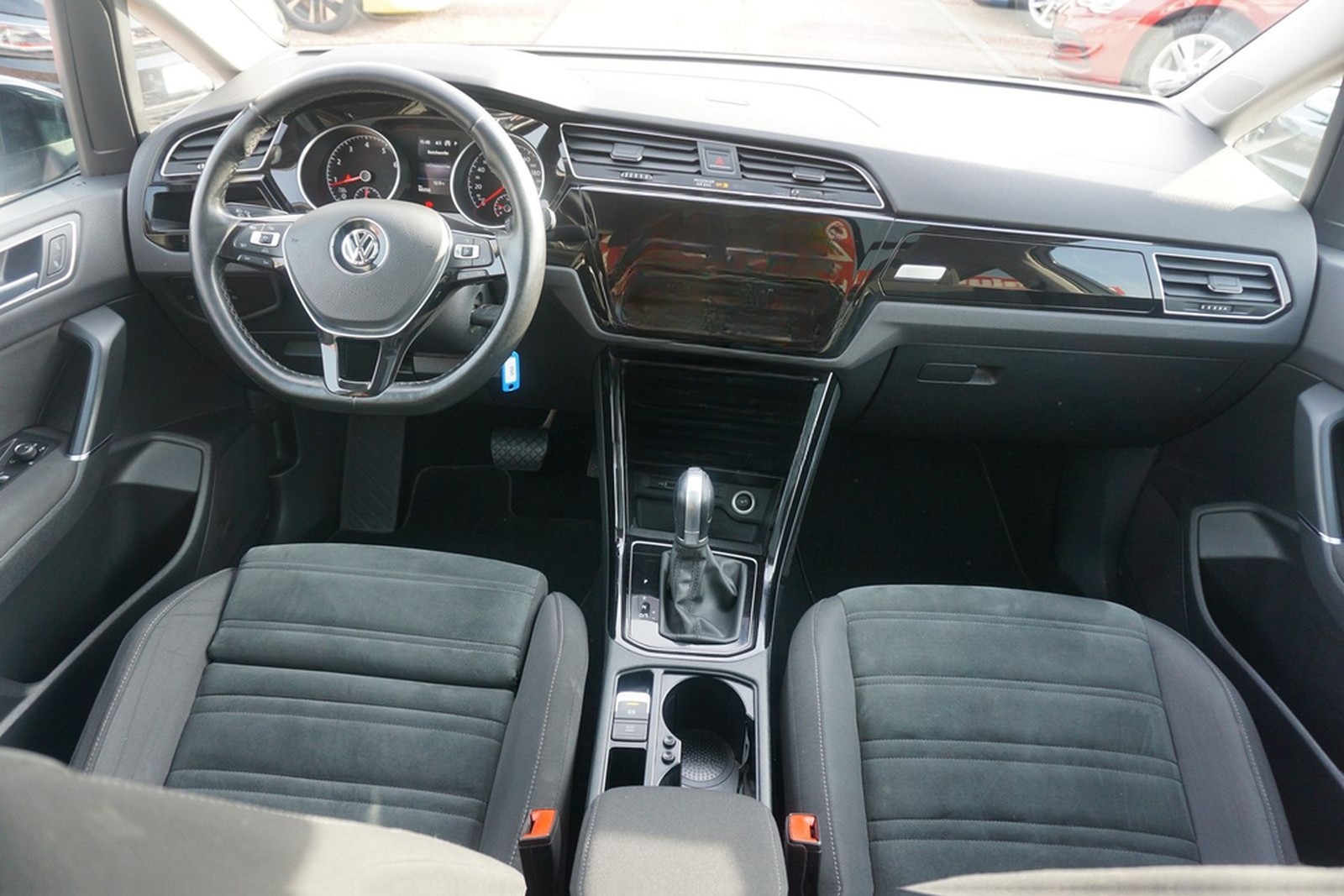 Volkswagen Touran 1.8 R-Line DSG LED Navi Panorama 7-Sitzer foto 8