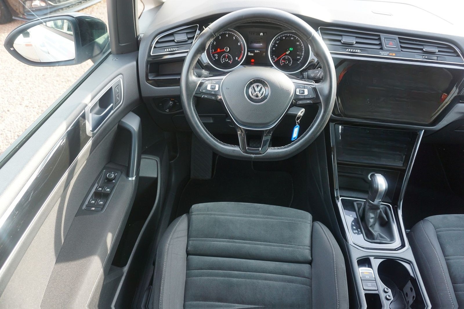 Volkswagen Touran 1.8 R-Line DSG LED Navi Panorama 7-Sitzer foto 9