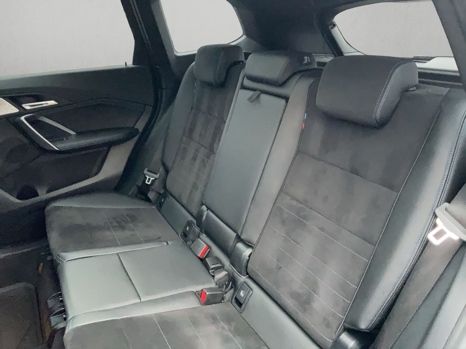 BMW X1 xDrive23i M SPORT LED HUD PANO HIFI 360° KAME foto 18