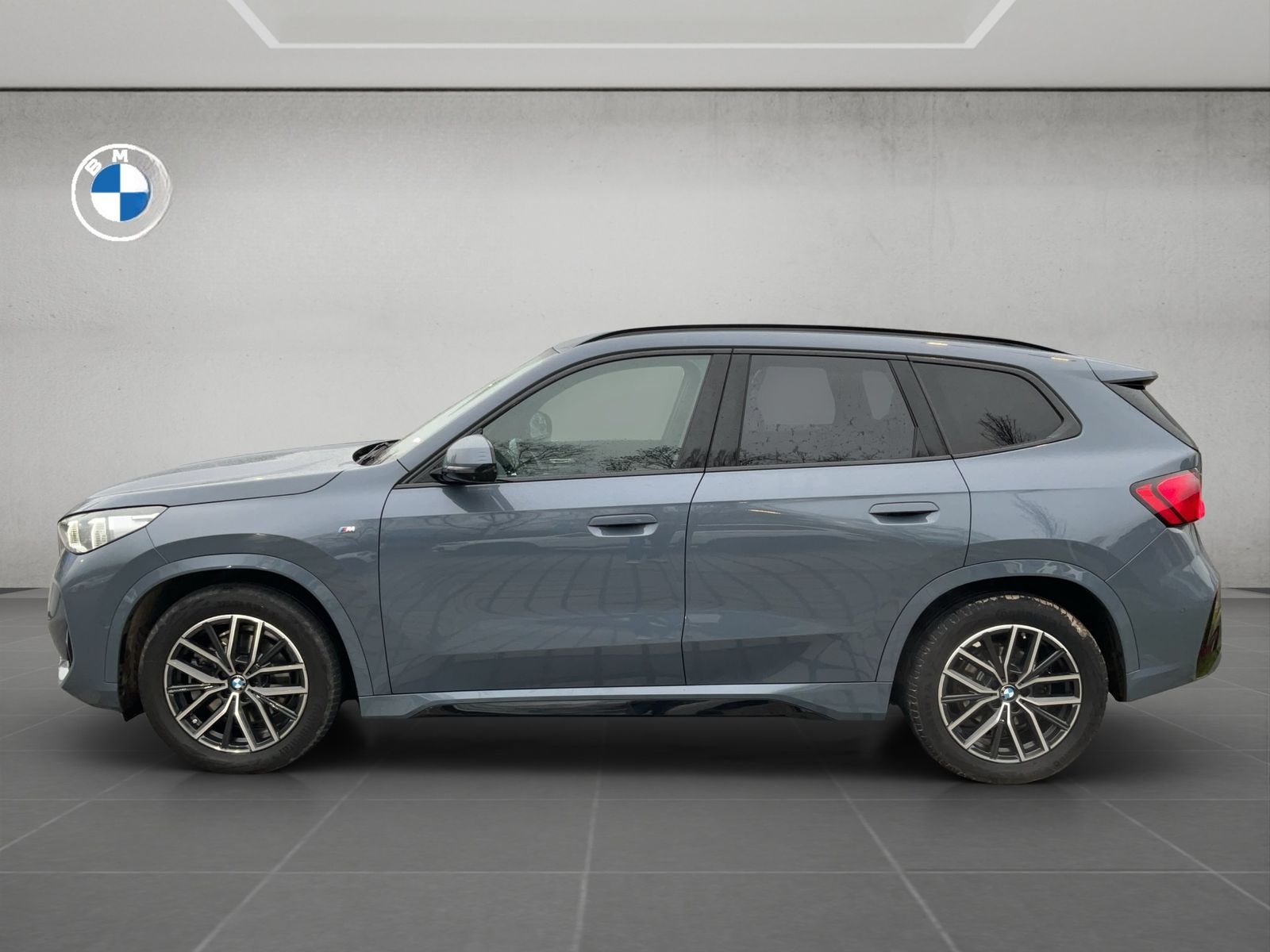 BMW X1 xDrive23i M SPORT LED HUD PANO HIFI 360° KAME foto 3