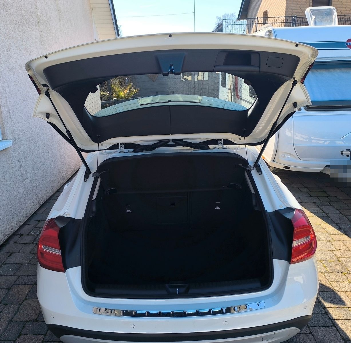Mercedes-Benz CLA 200 - wenig km-Panorama Dach-super Zustand foto 5