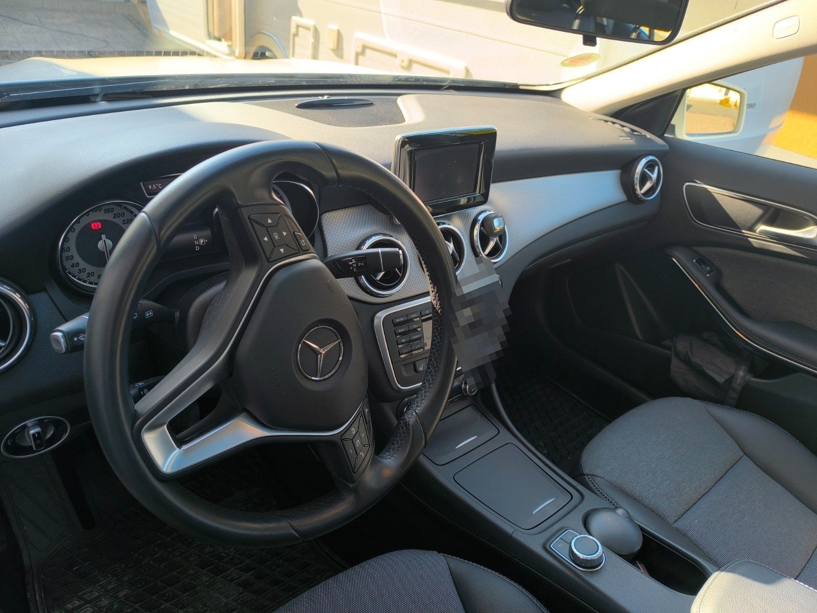 Mercedes-Benz CLA 200 - wenig km-Panorama Dach-super Zustand foto 6