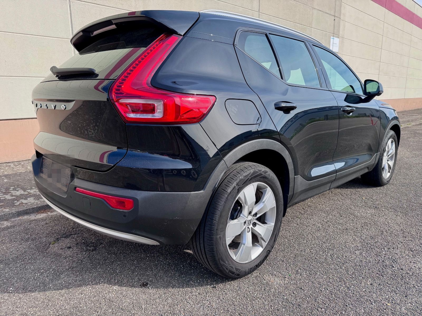 Volvo XC40 T4 Momentum Pro AWD LEDER+RADAR+PANO+360CAM foto 5