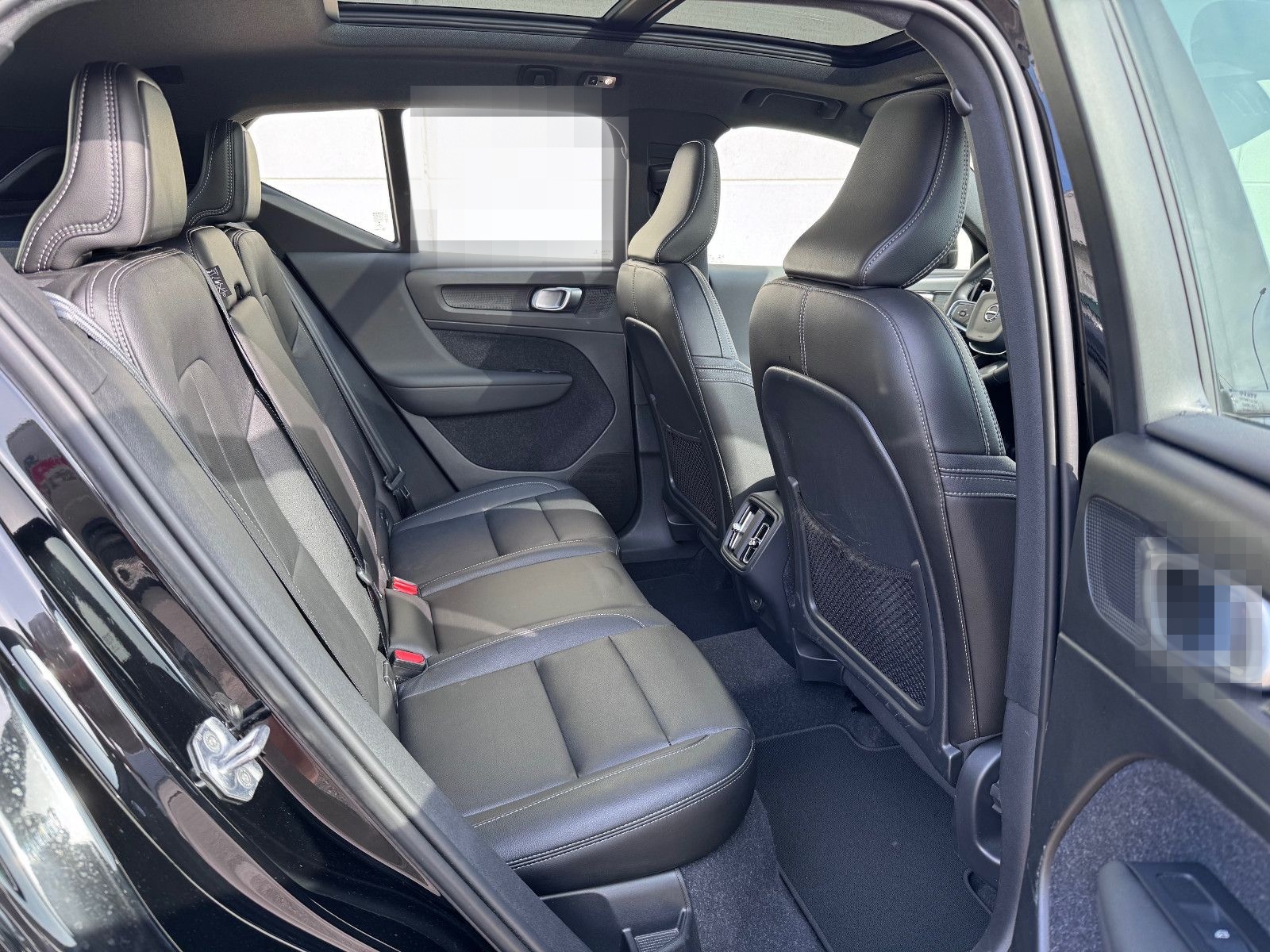 Volvo XC40 T4 Momentum Pro AWD LEDER+RADAR+PANO+360CAM foto 8